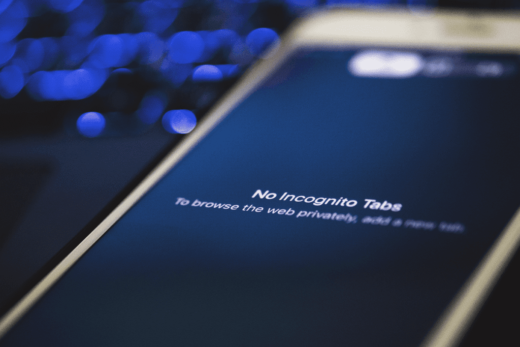 A mobile phone browser displays a message that 'No Incognito Tabs' are open