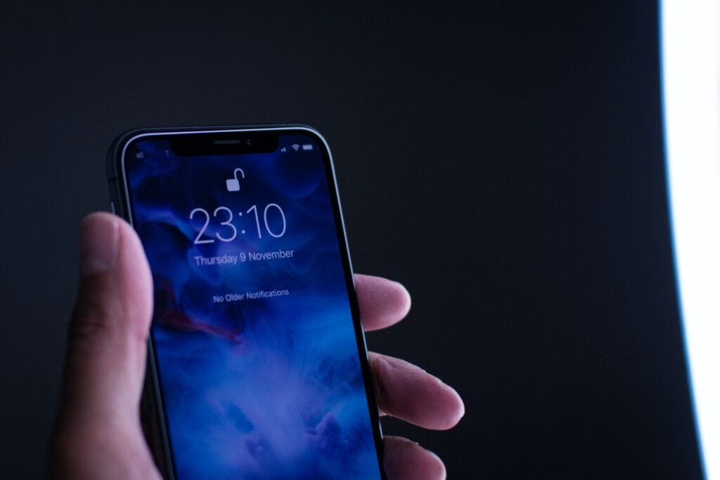 Apple iPhone lockscreen