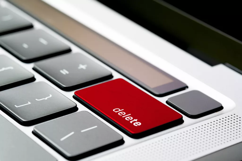 delete online accounts, delete key on a computer keyboard